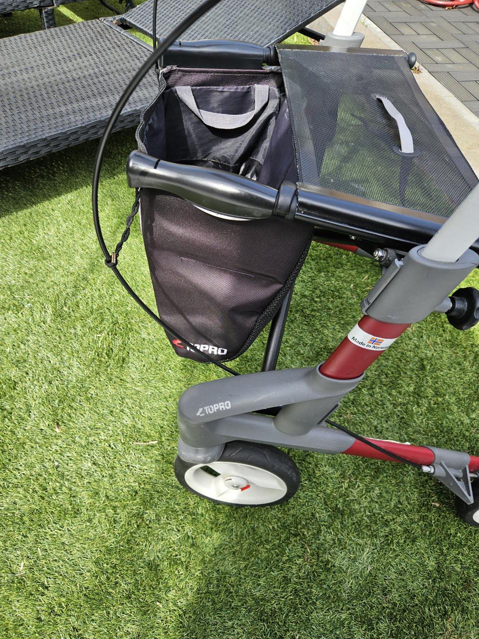 Zgan Topro Troja 5G rollator in de kleur rood, zeer nette staat