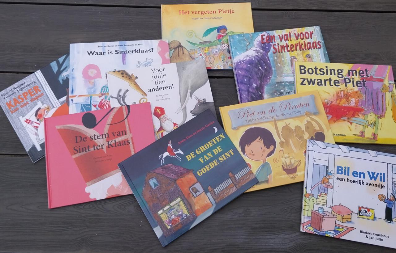 Sinterklaasboeken, per stuk € 1,-