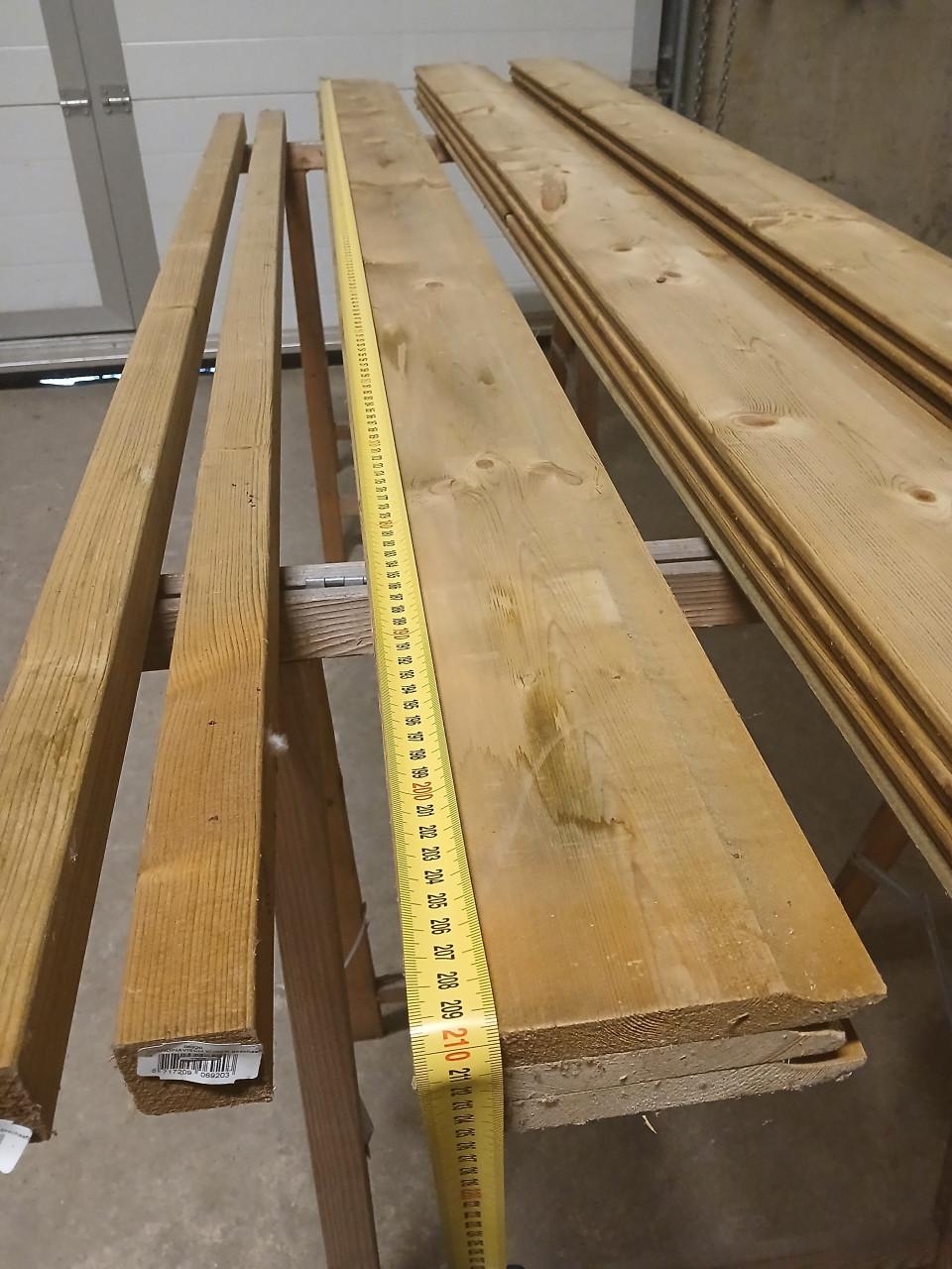 11 nieuwe planken geïmpregneerd tuinhout met mes en groef verbinding.