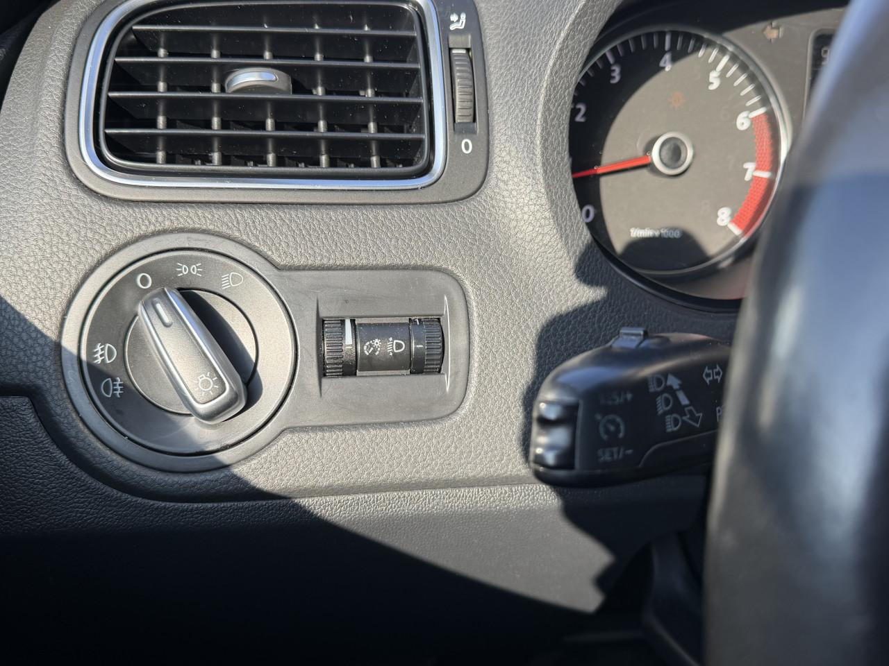 Volkswagen Polo 1.4-16v Highline 5 deurs AUTOMAAT DSG NAP ! ! !