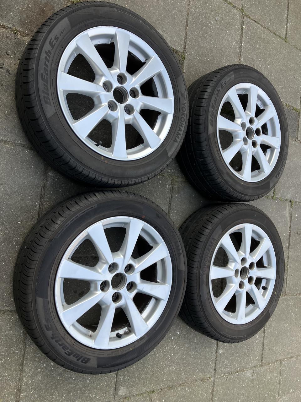 Winterbanden en originele velgen Toyota Avensis