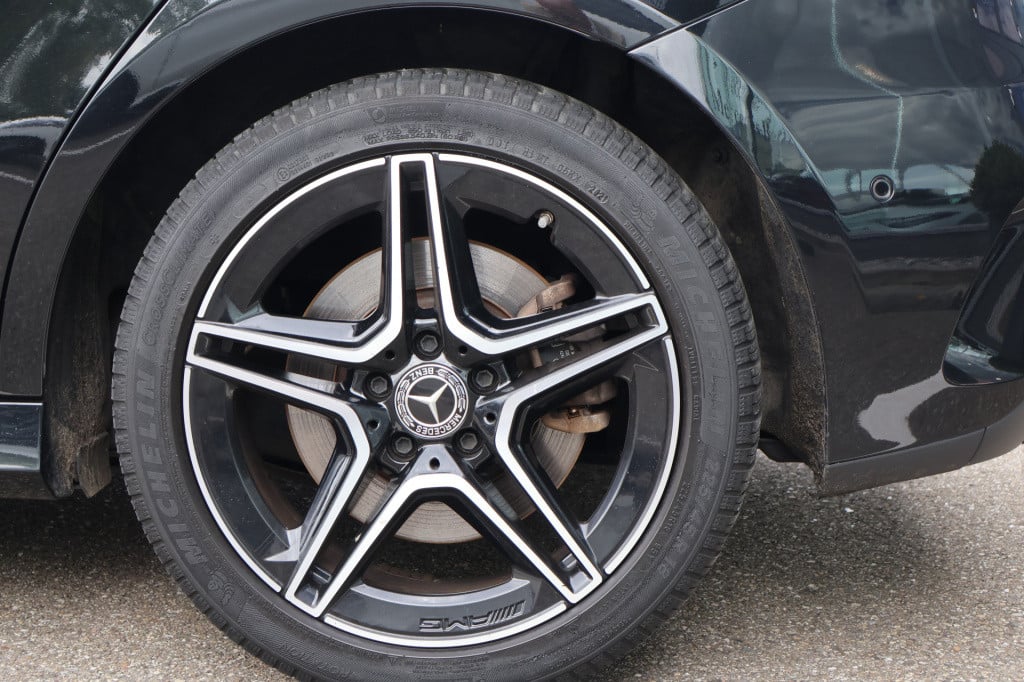 Mercedes-Benz A-Klasse 250 e business solution amg limited l mbux l camera 