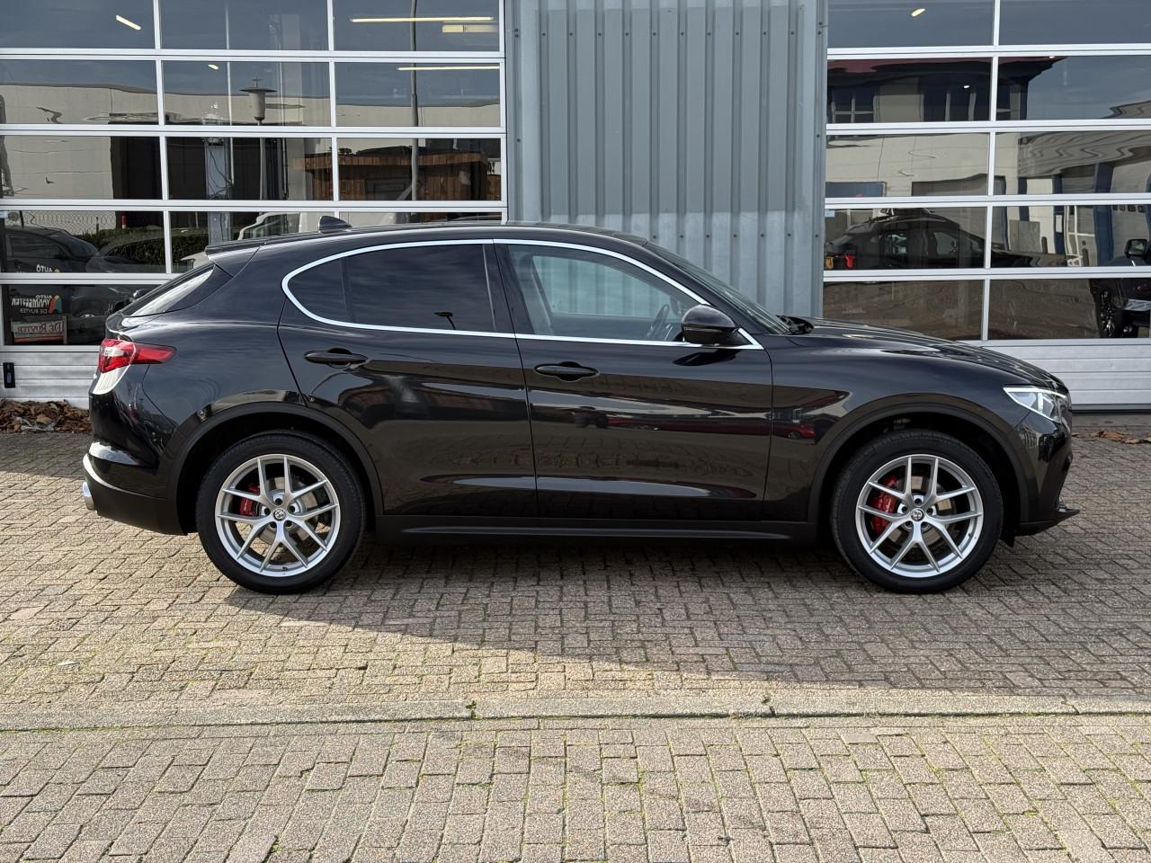 Alfa Romeo Stelvio - 2.0 T AWD Q4 280PK | Pano | Memory