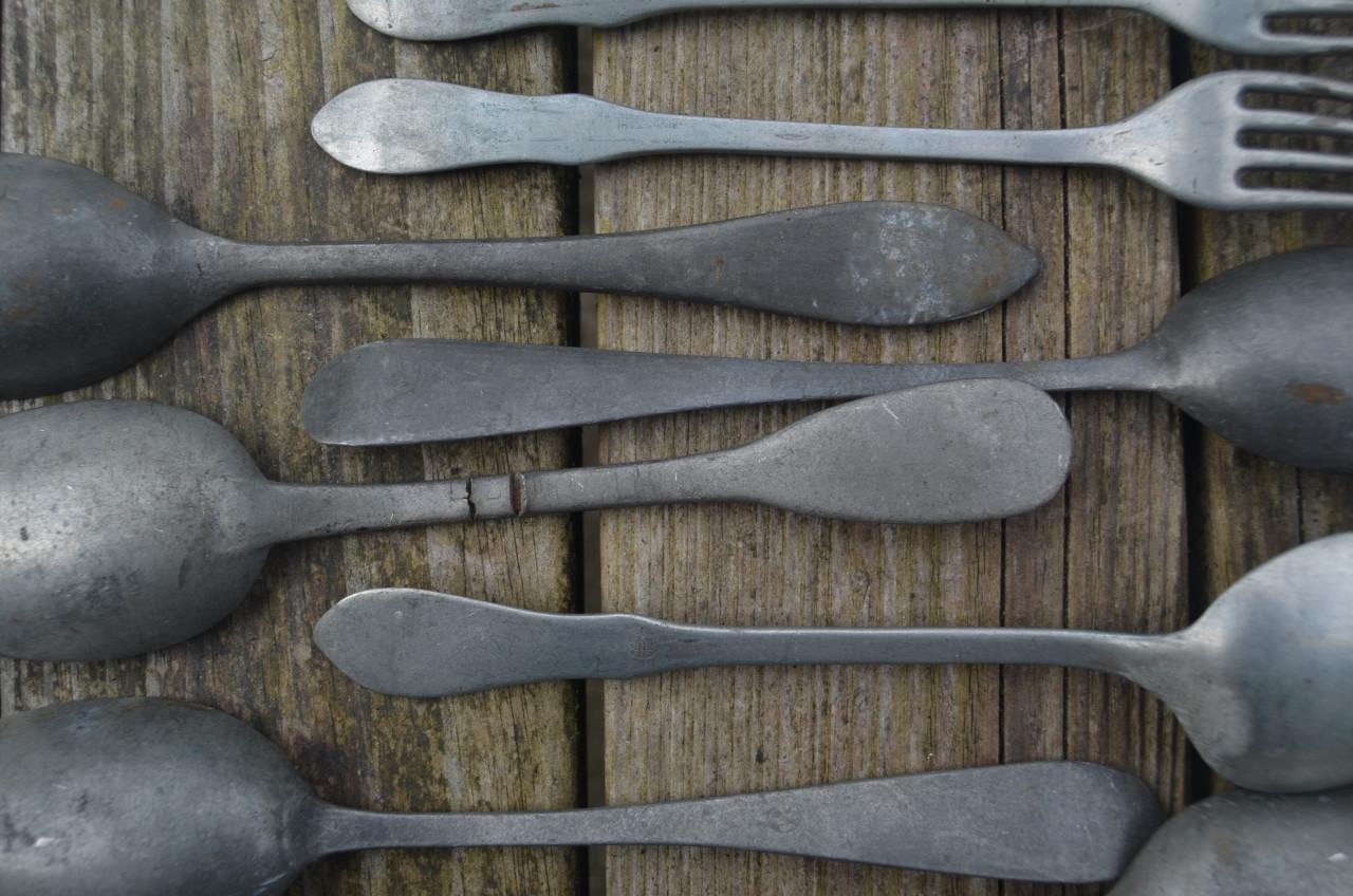 Divers oud bestek en aanverwante spullen