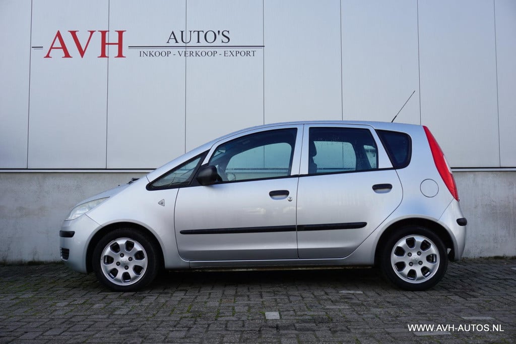 Mitsubishi Colt 1.5 invite automaat