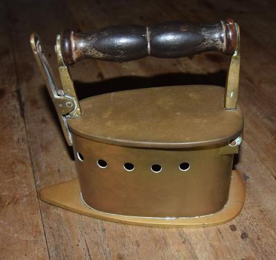 *~* Oude broccante strijkbout /strijkijzer *~* Nostalgisch