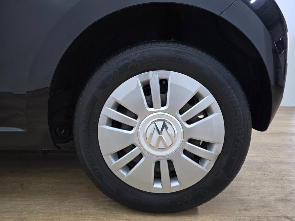 Volkswagen UP! occasion bluemotion met airco en telefoon connecten | tweede