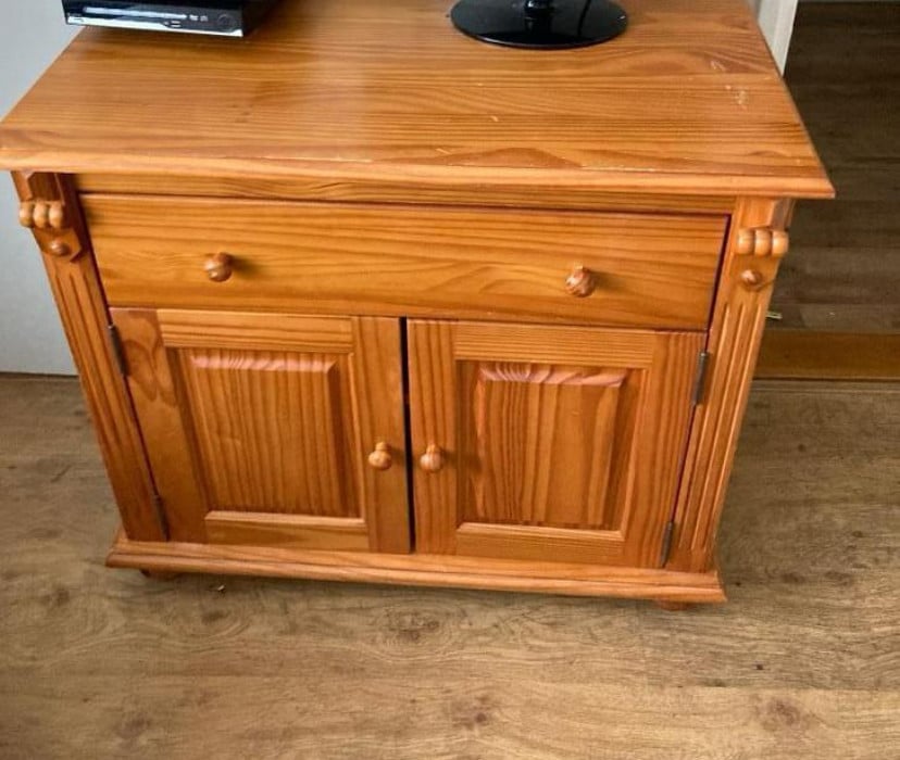 Grenen kast