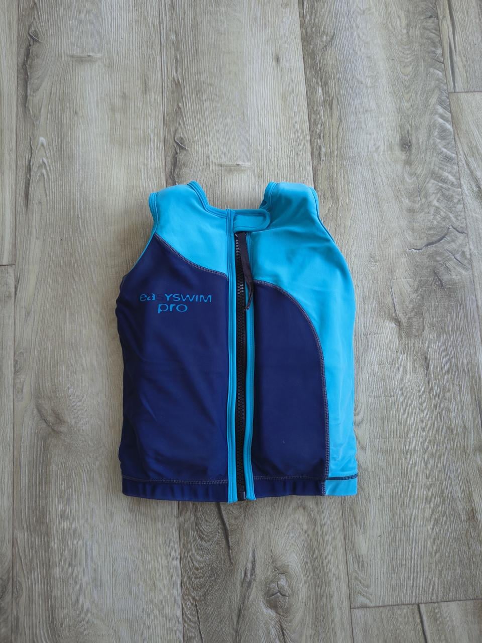 Mooi blauw EasySwim Pro zwemvest, drijfvest zwemles, maat M.