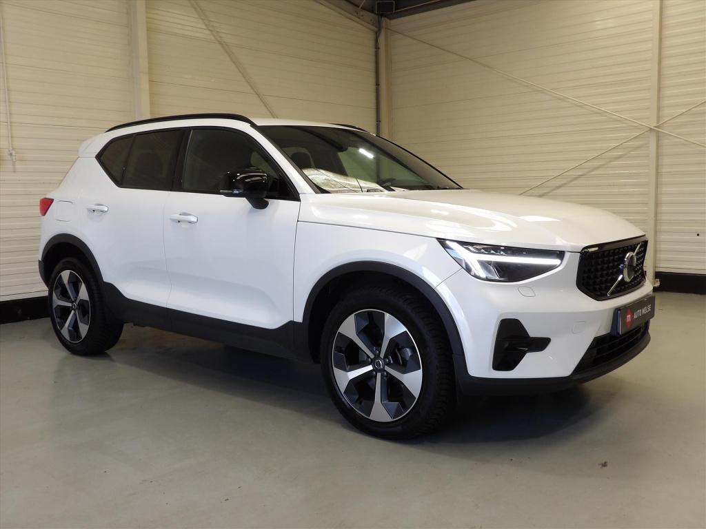Volvo XC40 b3 163pk mild hybrid aut plus dark