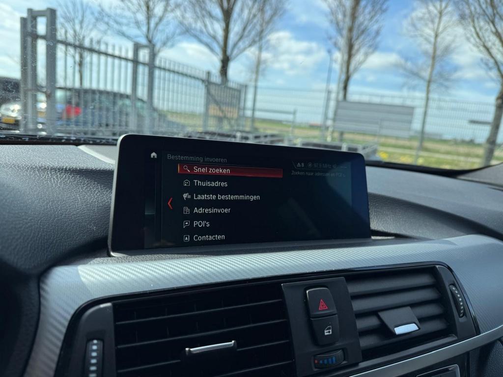 BMW 3-serie touring 318i corp l. exec