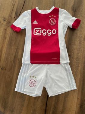 Ajax voetbal tenue