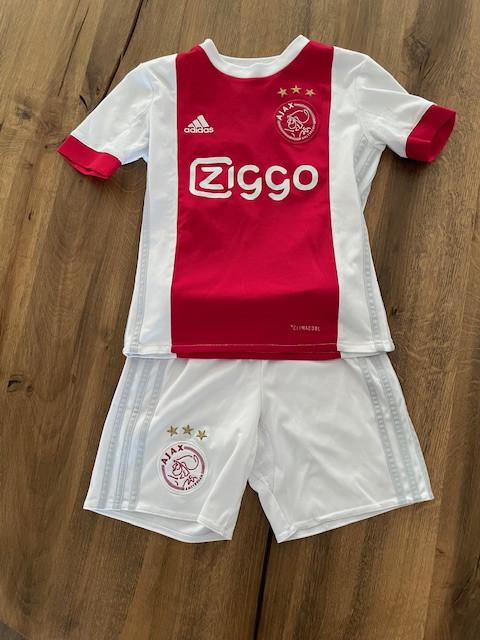 Ajax voetbal tenue