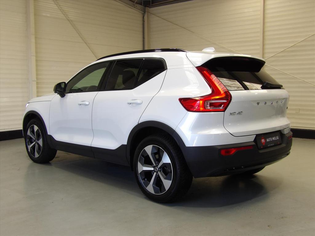 Volvo XC40 b3 163pk mild hybrid aut plus dark