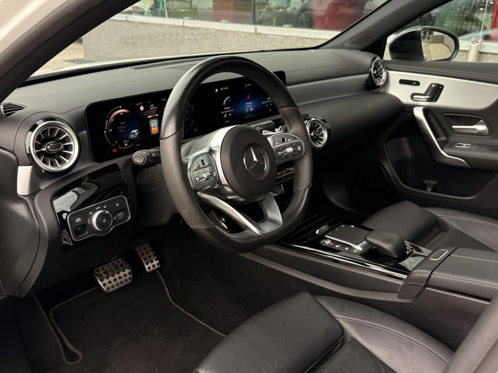 Mercedes-Benz A-Klasse 250 e amg line | nightpakket | pano | leder | el. st