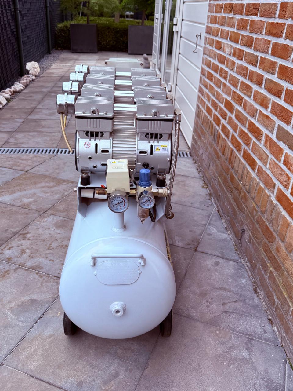 Proffessionele geluidsarme HBM compressor slechts enkrle keren gebruikt.