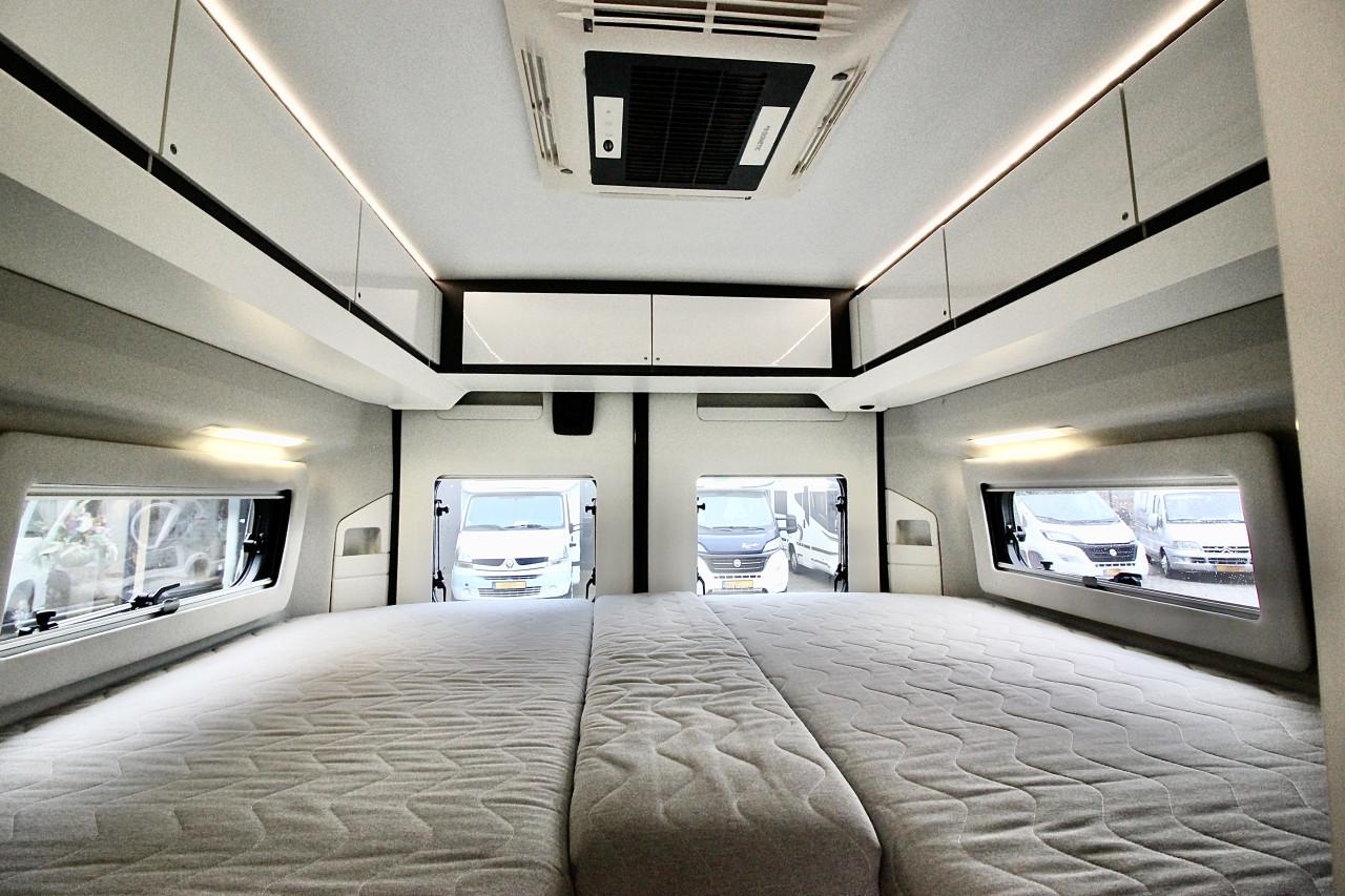 Adria Twin 640SLB(Lengtebedden, Automaat, 30000km, Eerste eigenaar)