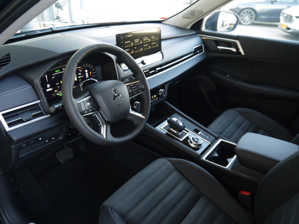 Mitsubishi Outlander 2.4 phev intense