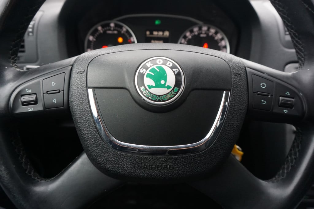 Skoda Octavia combi 1.4 tsi greentech elegance business line airco / navi /