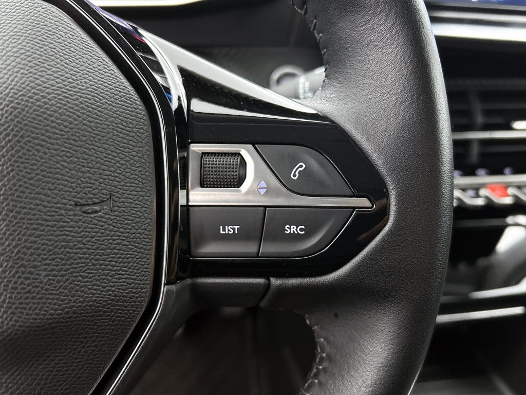 Peugeot 2008 100pk allure | rijklaar | trekhaak | camera achter | keyless s