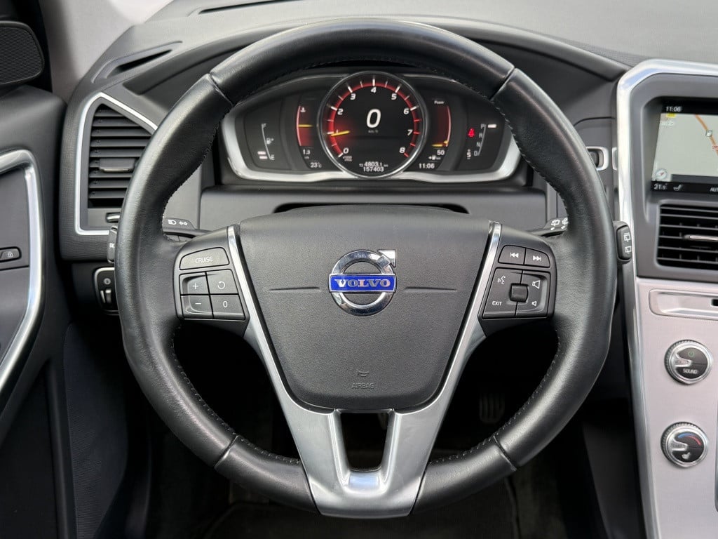 Volvo XC60 t5 245pk aut6 polar+ luxury| panodak| trekhaak| standkachel| ca