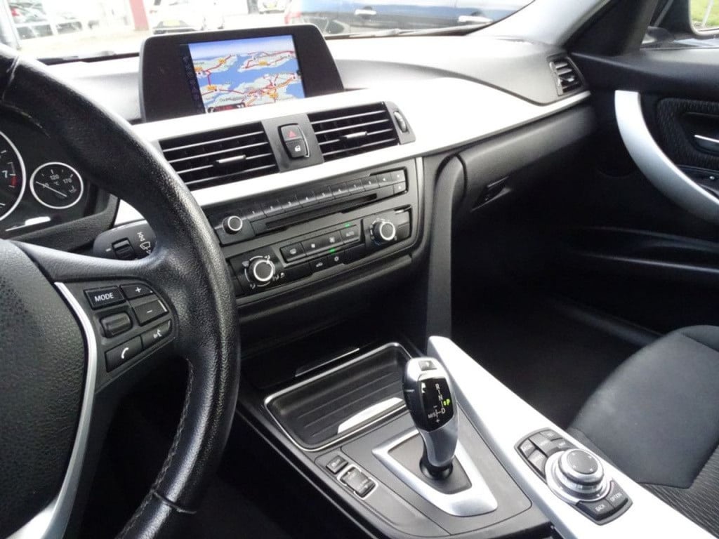 BMW 3-serie 320i executive