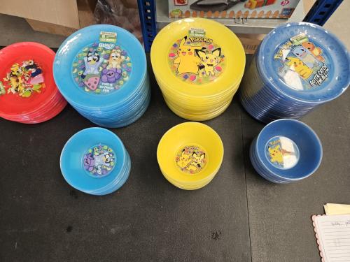 Partij kinder servies / bordensets en schaaltjes – Pokémon, Bluey en Disney