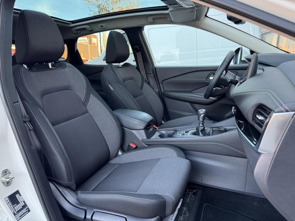 Nissan Qashqai 1.3 mhev n-connecta design pack