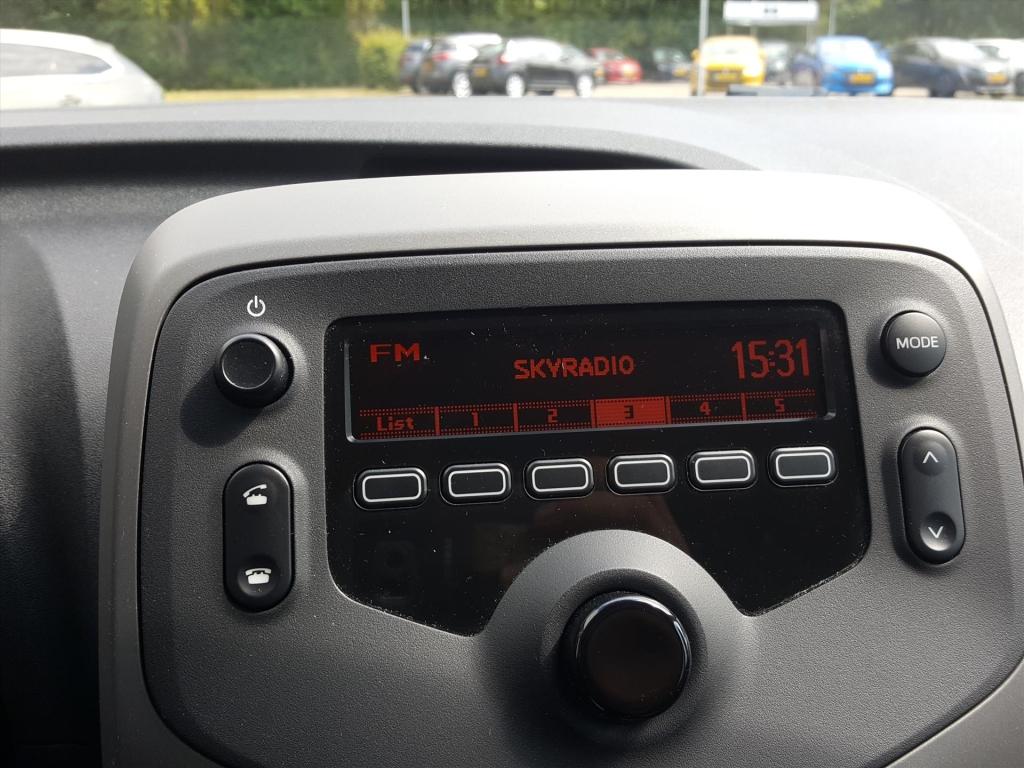 Peugeot 108 active 1.0 e-vti 72pk 5d airco | led-verlichting | radio | blue