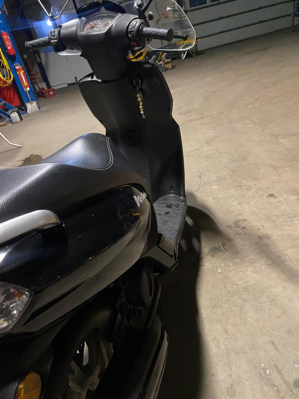 Peugeot Kisbee scooter