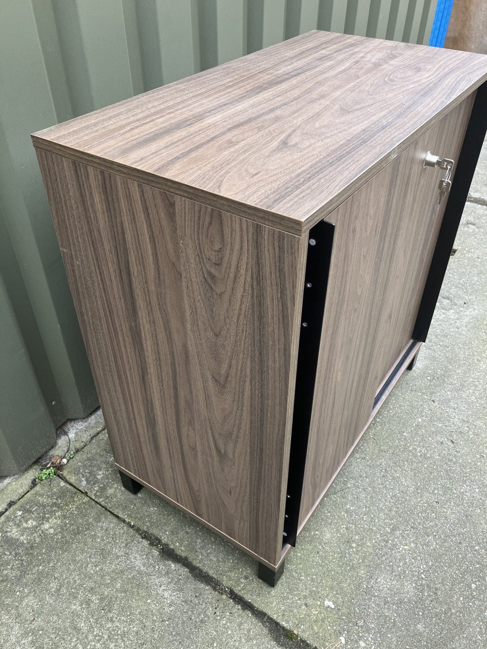 Houten schuifdeurkast