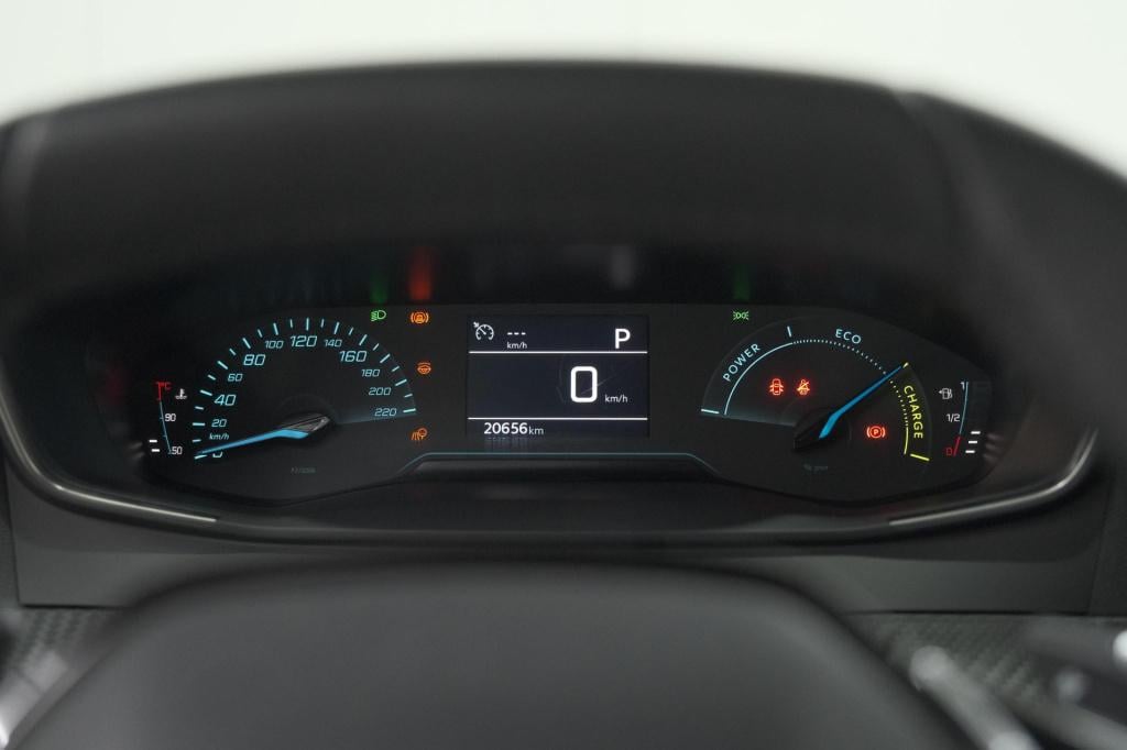 Peugeot 2008 1.2 hybrid 136 style | apple carplay | parkeersensoren | clima