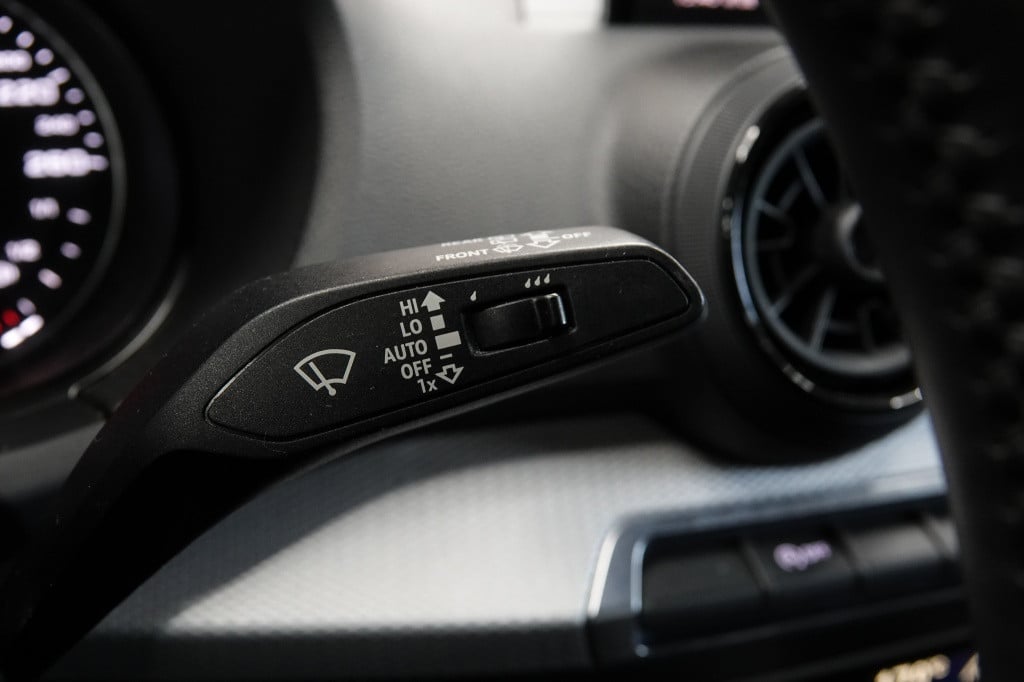 Audi Q2 1.0 tfsi | pdc | airco | 20" |