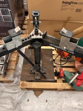 Banden demonteer machine voor fietsbanden en scooterbanden