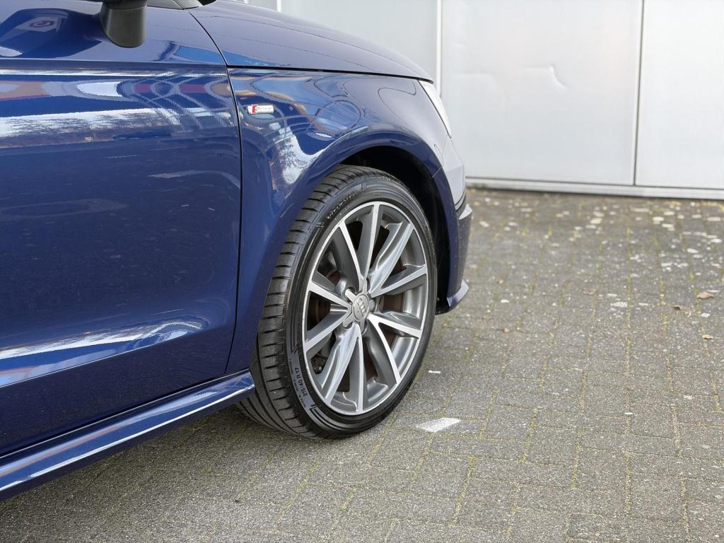 Audi A1 Sportback 1.0 tfsi s-line/automaat/navi/clima