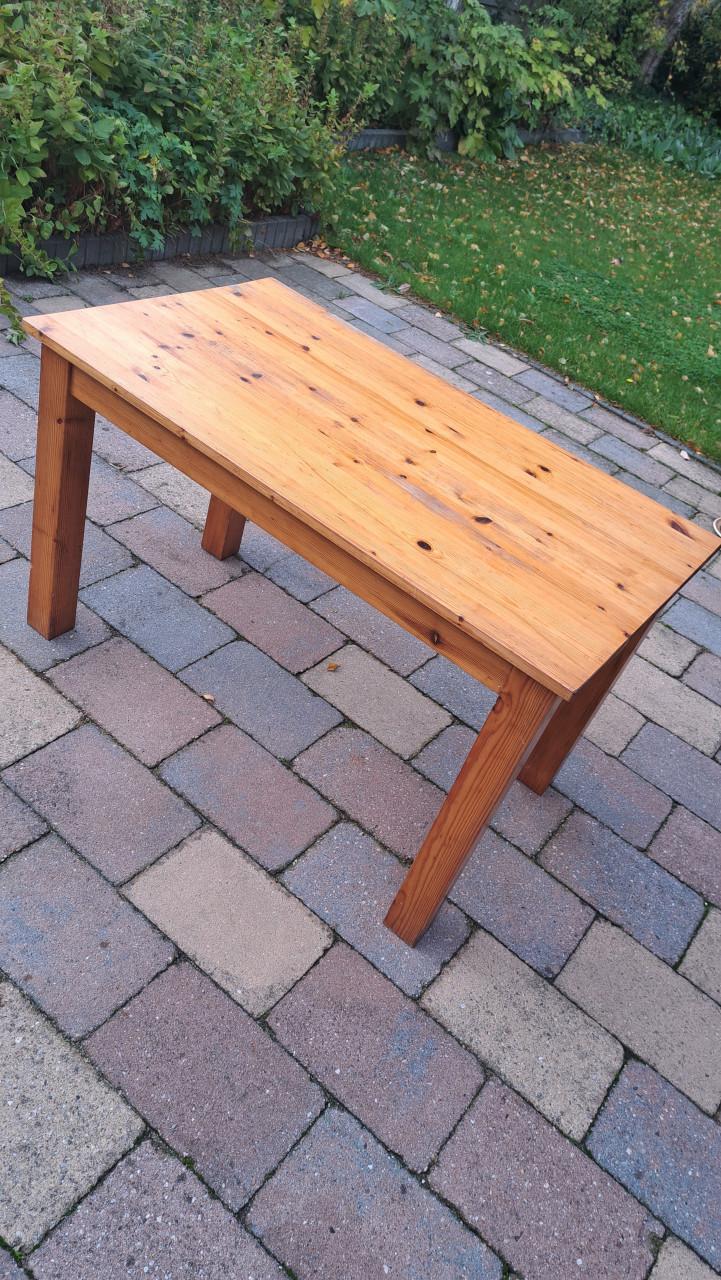 Houten tafeltje grenen