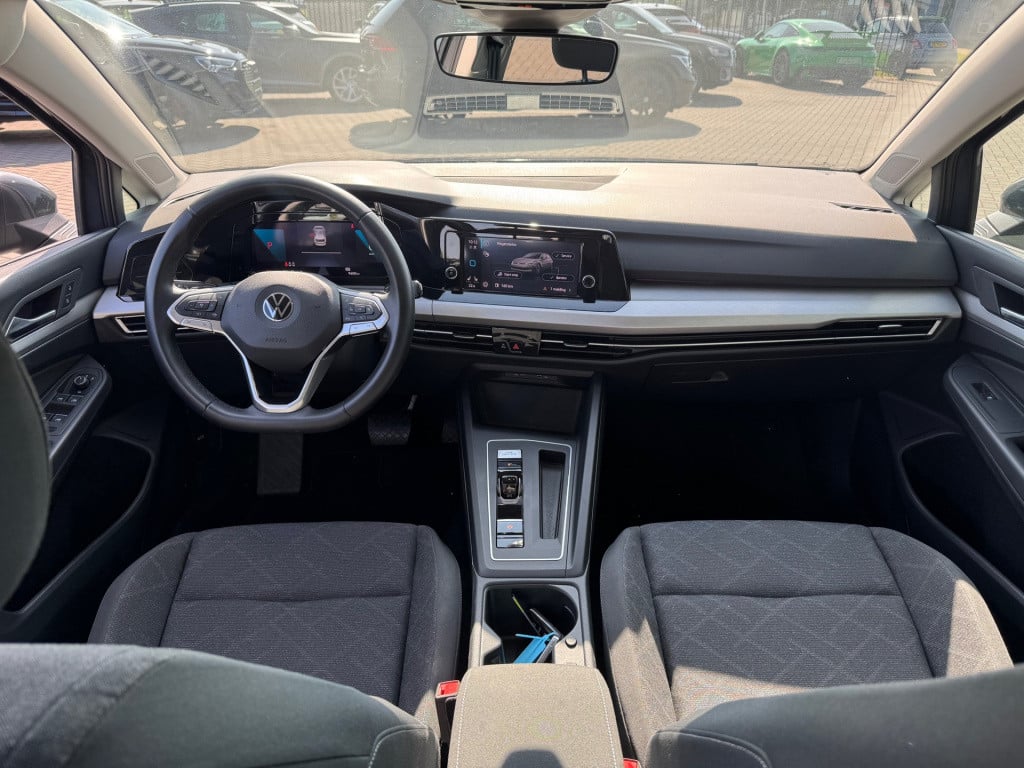 Volkswagen Golf 1.0 etsi life * camera * stoel + stuur verwarming * acc