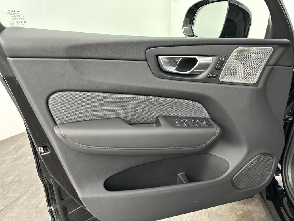 Volvo XC60 polestar engineered recharge plug-in hybrid awd