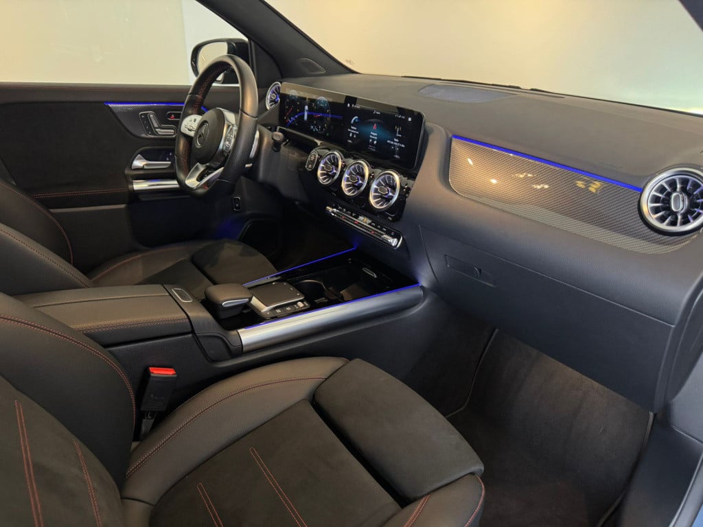 Mercedes-Benz Gla-klasse 180 business solution amg