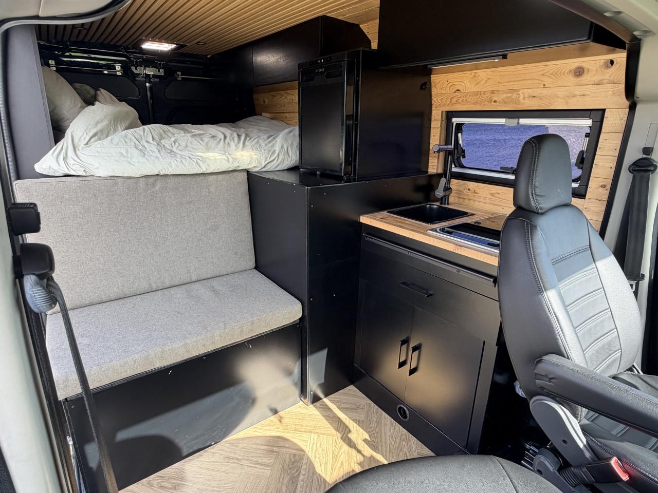 Peugeot boxer ofgrid camper
