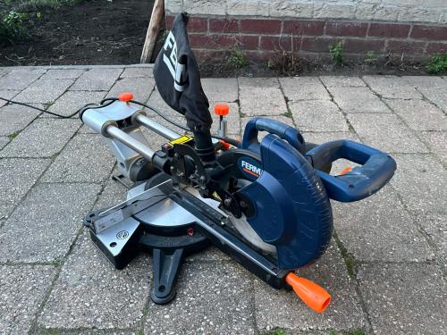 Radiaalafkortzaag  Ferm msm1031 1500W 210mm