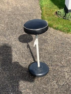 Te koop; kruk wiebelkruk ergonomie bureau zit werkbank