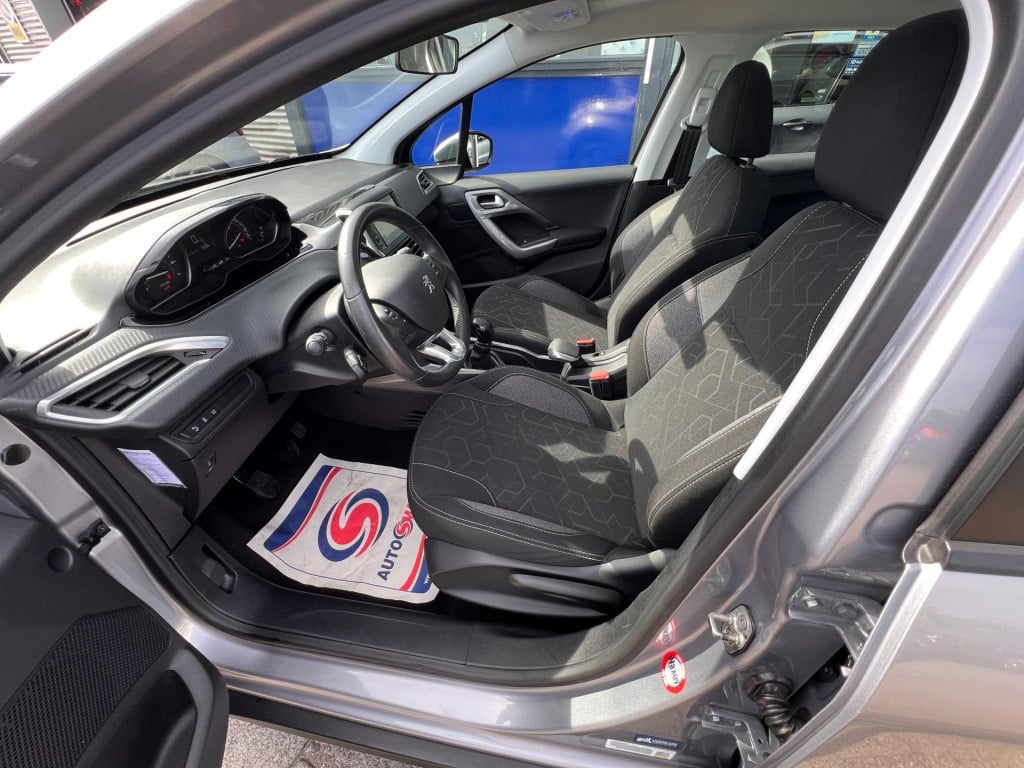 Peugeot 2008 1.2 puretech blue lion