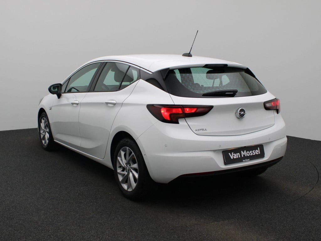 Opel Astra 1.2 elegance | lmv | parkeer sensoren | camera | half leder | cl
