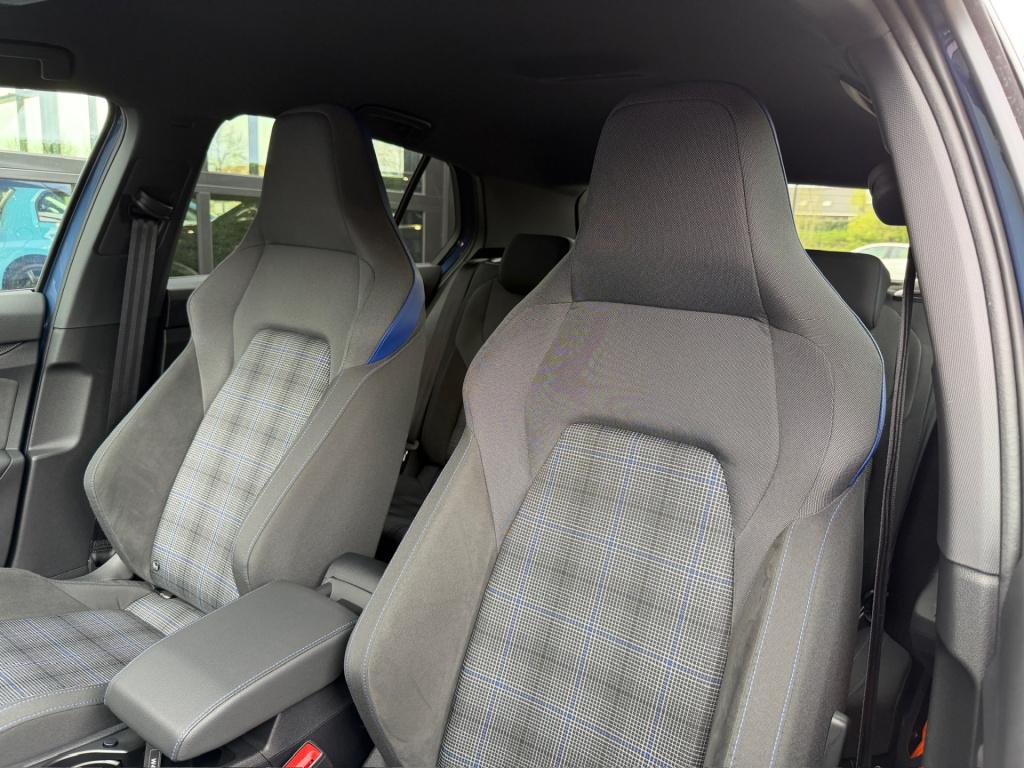 Volkswagen Golf 1.5 ehybrid gte 272pk | black style | trekhaak | iq light |