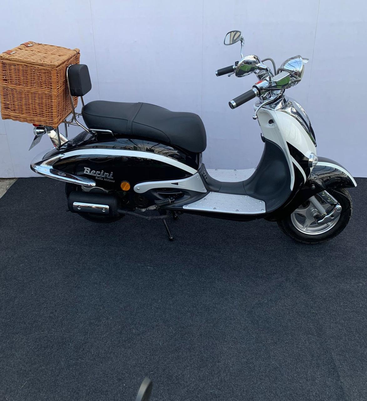 Tweedehands  Berini scooter met mand