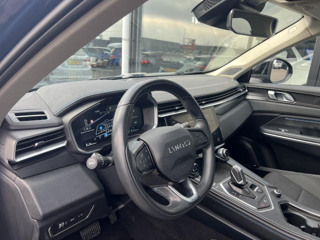 Lynk & Co 01 1.5 261pk phev plug inn hybrid , trekhaak ,pano dak,car play