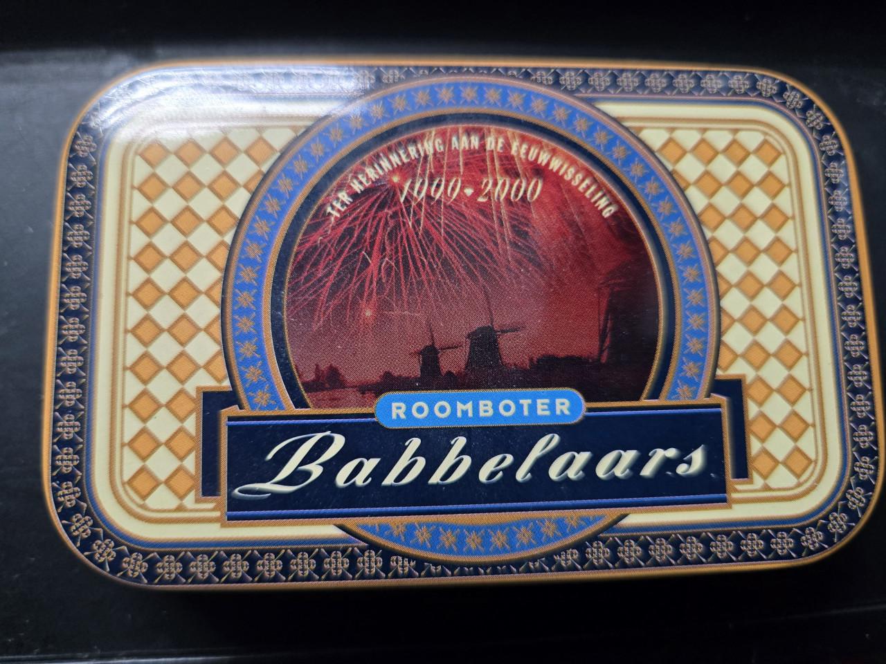 L.J. Joosse blik met Zeeuwse roomboterbabbelaars,  (1999-2000). 9.5x6x2cm