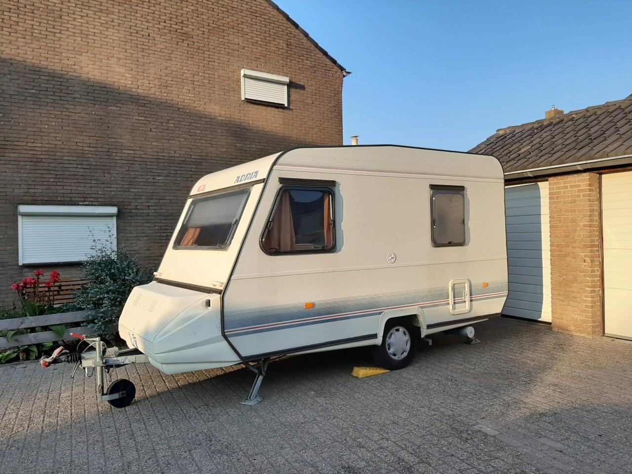 Opgeknapte adria caravan