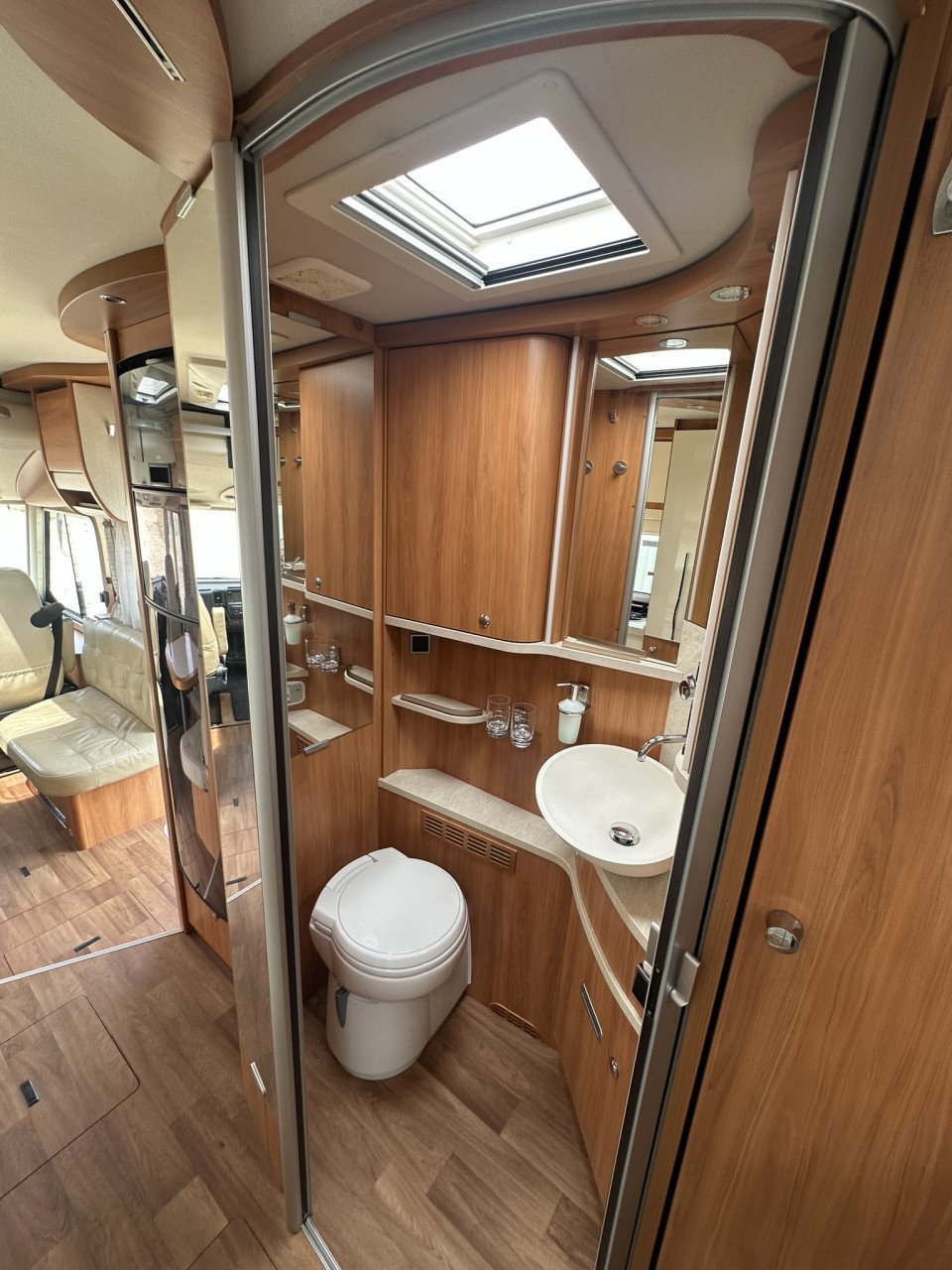 Hymer B 778 SL Automaat - C1 Rijbewijs, 2016, 74000, jaar APK, Bovag, beurt